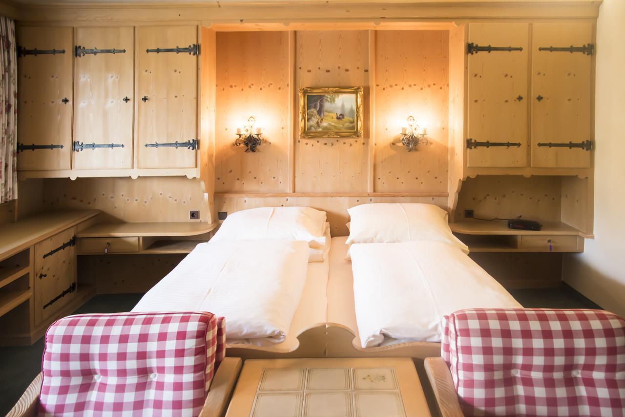Hotel Rex บาดวิสเซ ภายนอก รูปภาพ